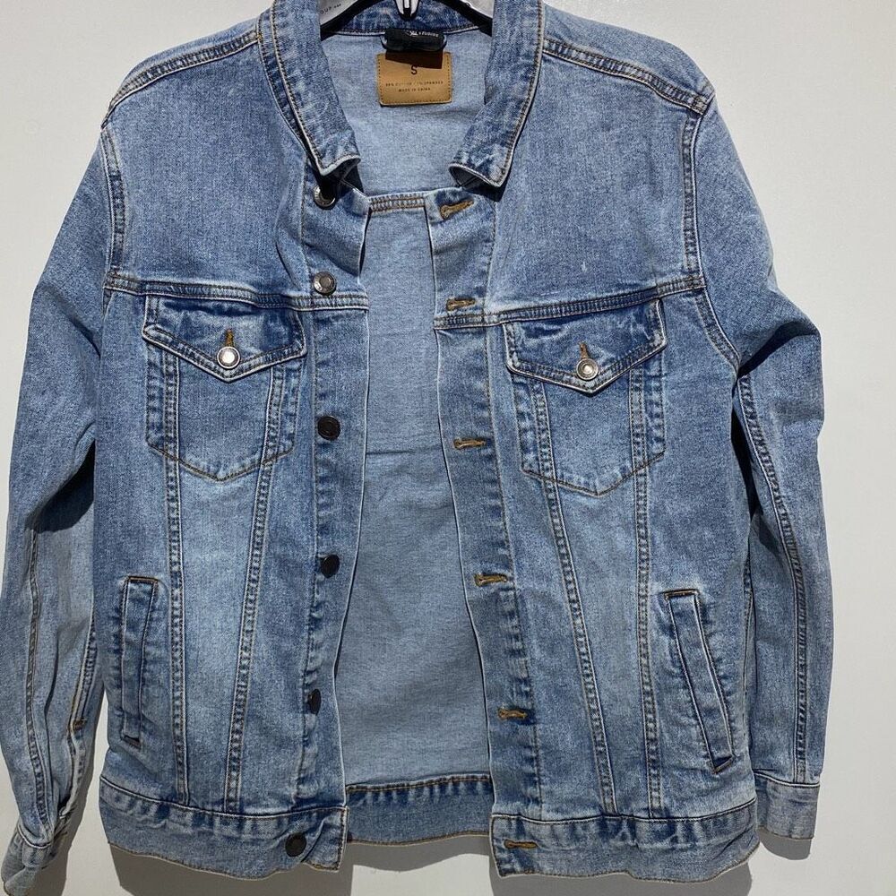 Universal Studios Women's Blue Collared Embroidered Denim Jean Jacket Size Small